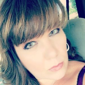 Meet your Posher, Joelle